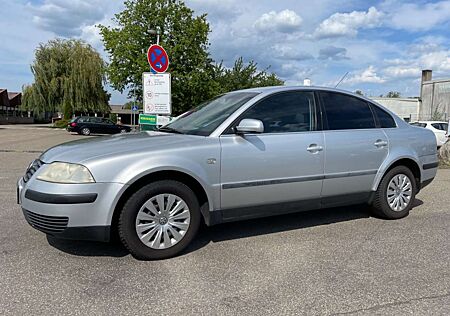 VW Passat Volkswagen Lim. Trendline