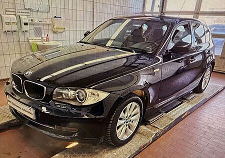 BMW 118 i Lim. /Automatik/Leder/Glasdach/Navi