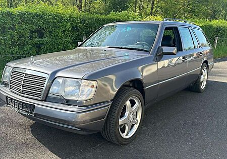 Mercedes-Benz E 320 320 TE / S124
