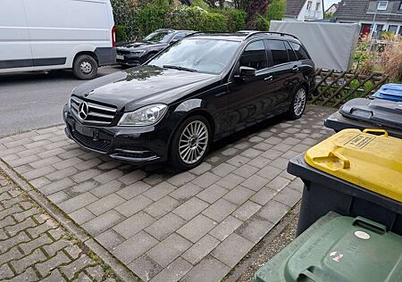 Mercedes-Benz C 180 T BlueEFFICIENCY