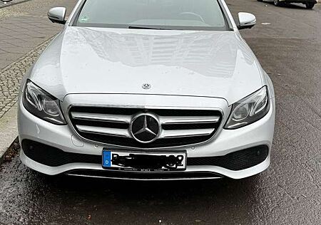 Mercedes-Benz E 200 4Matic (213.043)