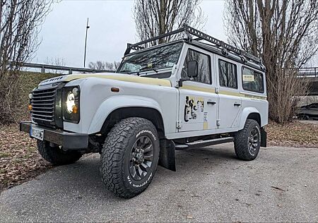 Land Rover Defender 110 DPF Station Wagon LXV