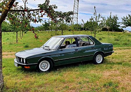 BMW 520i 520 E28 Oldtimer