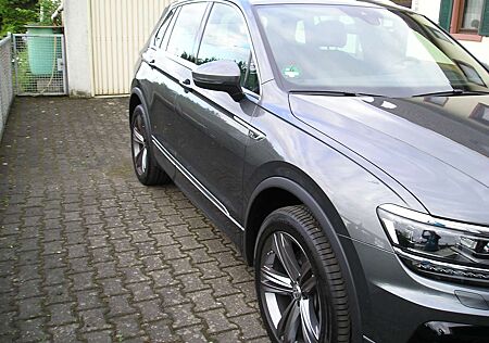 VW Tiguan Volkswagen R-Line/Highline/AHK/Standhz/Navi Pro