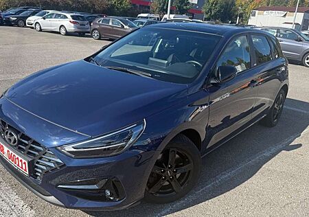 Hyundai i30 1.5 T-GDI Hybrid Intro DCT,Pano-SD,Automatik