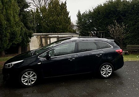 Kia Cee'd Ceed / 1.6 CRDi 136 ISG Dream Team Edition