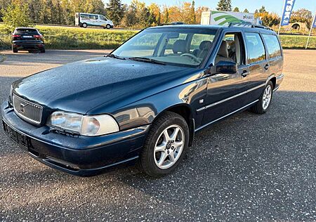 Volvo V70 2.0-10V Benzin Klima 8 Fachbereift