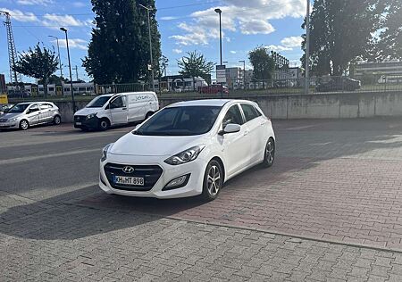 Hyundai i30 gebraucht kaufen Hyundai i30 1.6. CRDi Schrägheck