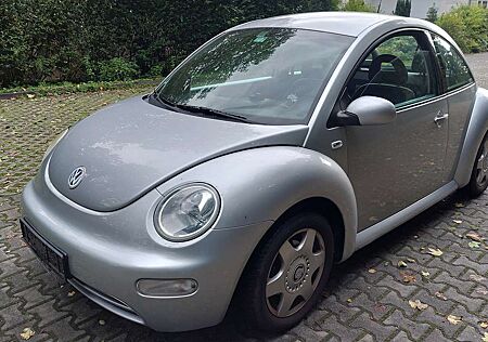 VW New Beetle Volkswagen 1.6 mit erst 110000km!