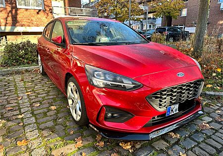 Ford Focus 1.0 EcoBoost Hybrid ST-LINE