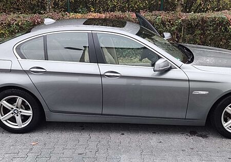 BMW 523i 523 Touring Aut. Edition Lifestyle