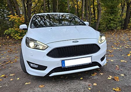 Ford Focus 1.5 EcoBoost Start-Stopp-System ST-Line