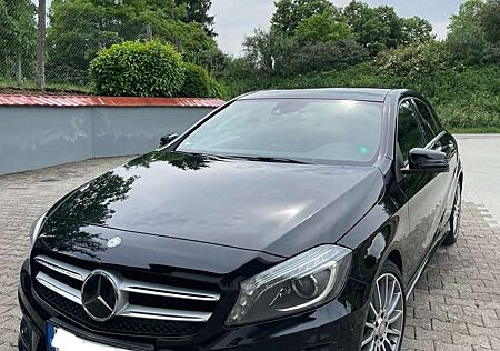 Mercedes-Benz A 180 AMG Line