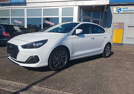 Hyundai i30 1.4 140PS Fastback LED Navi Kamera DAB 2Hd