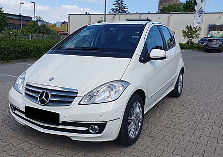 Mercedes-Benz A 160 Navi Klima Alu Parkkontrolle vorne/hinten