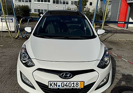 Hyundai i30 i30cw 1.6 CRDi Automatik Style