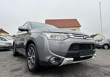 Mitsubishi Outlander CLEAR TEC INSTYLE 4WD 7 SITZ + LEDER