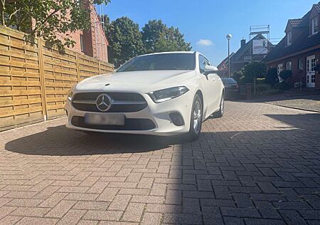 Mercedes-Benz A 180 7G-DCT