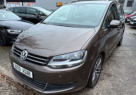 VW Sharan Volkswagen Life 2,0TDI/AHK/TEMPOMAT/PANO/7-SITZE