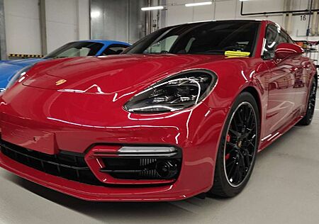 Porsche Panamera GTS
