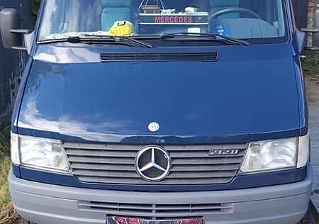 Mercedes-Benz Sprinter 212 D 902.461