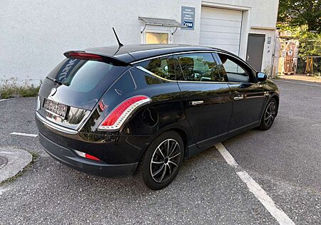 Lancia Delta Oro 1.6 MJT DPF Leder Klima 8 Fachbereift.