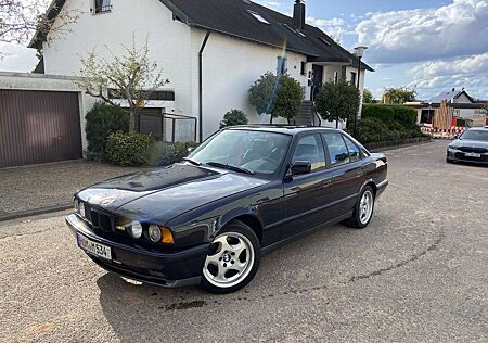 BMW M5 3,6L, 2. Hand, Macaoblau