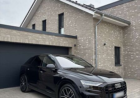 Audi SQ8 4.0 TDI. AHK Carbon Pano Nachtsicht HUD