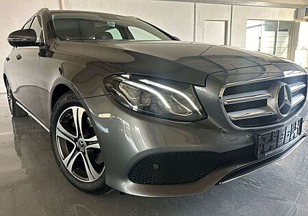 Mercedes-Benz E 220 d T Avantgarde LED Kamera Tempomat Leder Ambiente