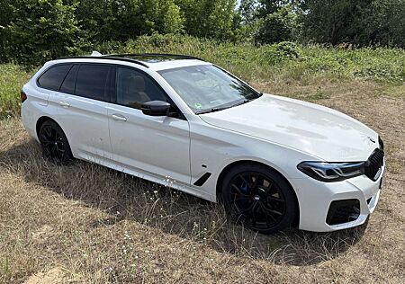 BMW 520 M•FACELIFT•HK•MASSAGE•AHK•19 Zoll•LASE