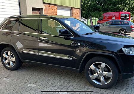 Jeep Grand Cherokee 3.0I CRD Overland / Pano / 8-fach