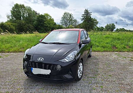 Hyundai i10 1.0 Automatik Intro Edition Phantom Black