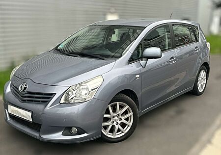 Toyota Verso 2.2l 4D Automatik Executive 7 sitze