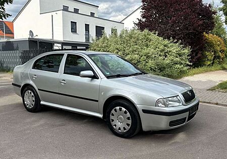 Skoda Octavia 1.6 Ambiente, SERVO, KLIMA, ZV, 130TKM