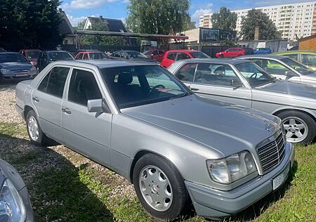 Mercedes-Benz E 280 Facelift Automatik Klima ABS Tempo