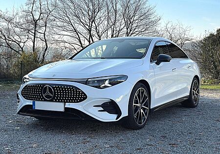 Mercedes-Benz CLA 350 4MATIC EQ AMG Line, privat von MB-FA, wie NEU!
