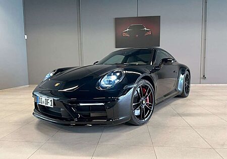 Porsche 992 Carrera 4 GTS Coupe
