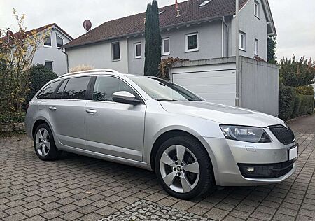 Skoda Octavia Combi 2.0 TDI Green tec Elegance / 8fach-bereift