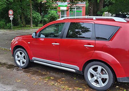 Mitsubishi Outlander 2.2 DI-D 4WD Intense