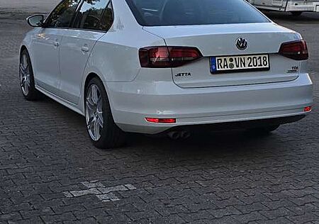 VW Jetta Volkswagen 2.0 TDI BlueMotion Technologie