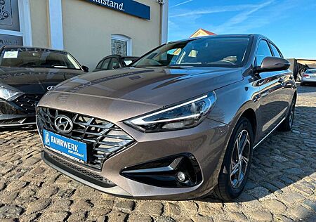 Hyundai i30 1,5GDI 113PS / LED / NAVI / SHZ / ALU