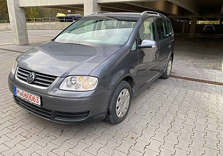 VW Touran Volkswagen Trendline 2.0TDI/AHK/HU-AU & Service neu