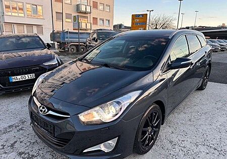 Hyundai i40 cw FIFA World Cup Edition 1,7 CRDi KAMERA