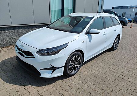 Kia XCeed Ceed SW / cee'd SW Sportswagon Spin 1.5 T-GDI 140PS 6-Gang, Weiß, ...