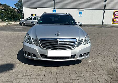 Mercedes-Benz E 220 T CDI DPF BlueEFFICIENCY 7G-TRONIC Elegance