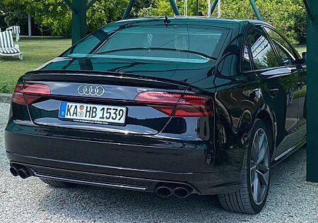 Audi S8 plus