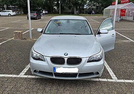BMW 523i 523