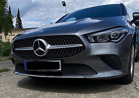 Mercedes-Benz CLA 180 7G-DCT Progressive