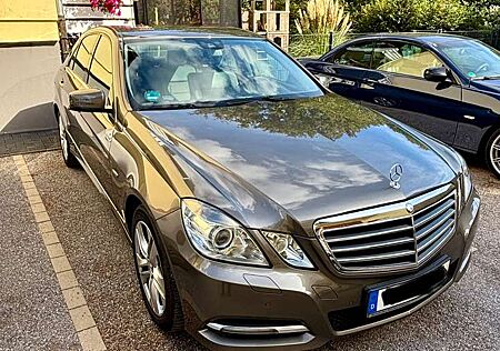 Mercedes-Benz E 200 CGI BlueEfficiency (212.048)