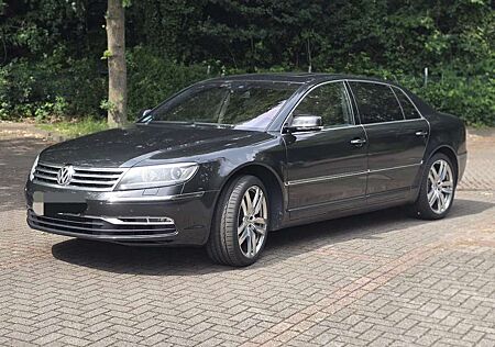 VW Phaeton Volkswagen V8 4-Sitzer 4Motion lang